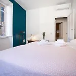 Monti 3 Bedroom Apartment Colisseum